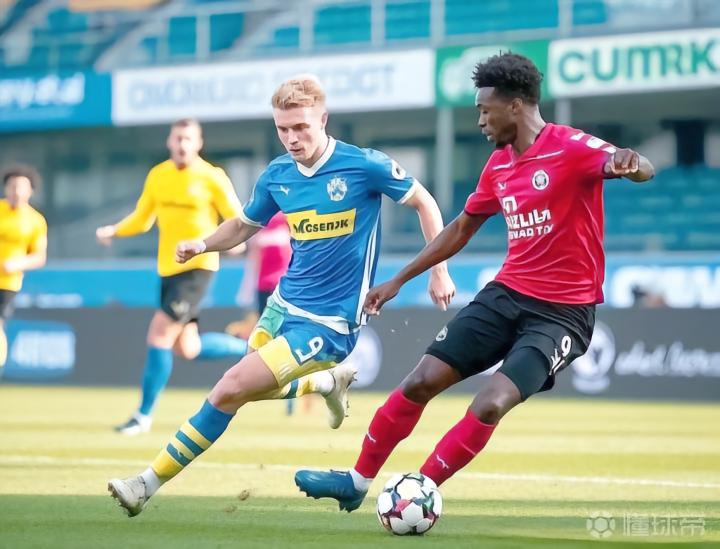 大变阵!U23国足vs泰国：：：向余望、、蒯纪闻、、依木兰先发，张玉宁替补