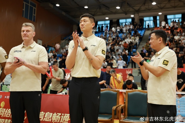 WNBA联赛角逐精彩瞬间