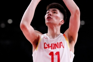 进球后伤退！！！法国1-0胜土耳其，姆巴佩首次上脚昂跑球鞋出战角逐